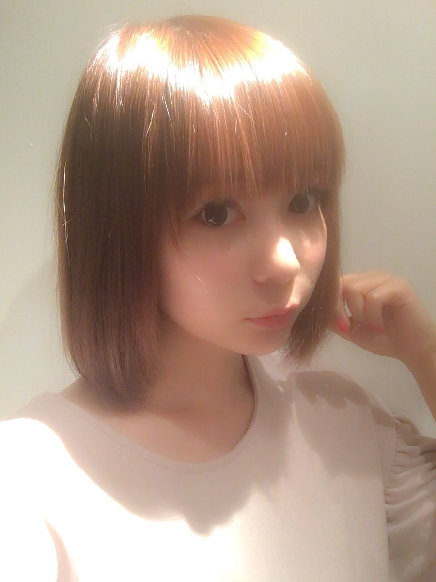 Twitter पर しぶとい中川翔子 ボブ復活 地毛にあわせてカットしたよ すっきり W Riselxoxo トリートメントとカット
