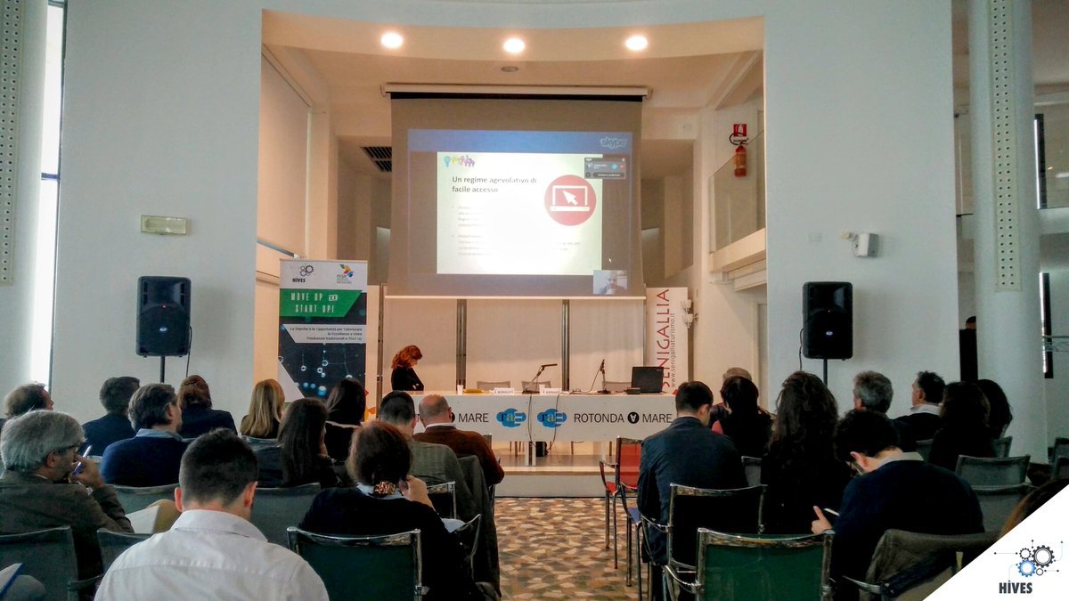 HivesProject's tweet photo. #MoveUpStartUp: presentazione a cura della Dott.ssa Sopranzi e Dott.ssa Bussoletti @RegioneMarcheIT e il Dott. Enrico Martini @MinSviluppo https://t.co/6pAdQTINnc