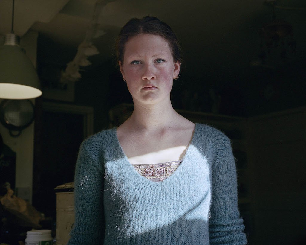 actuphoto's tweet photo. Sian Davey, grande gagnante du #PrixVirginia 2016. Bravo ! https://t.co/Nu7AxY6N5q #adolescence #teen #photography #light #Martha https://t.co/Fyi8x3UEz0