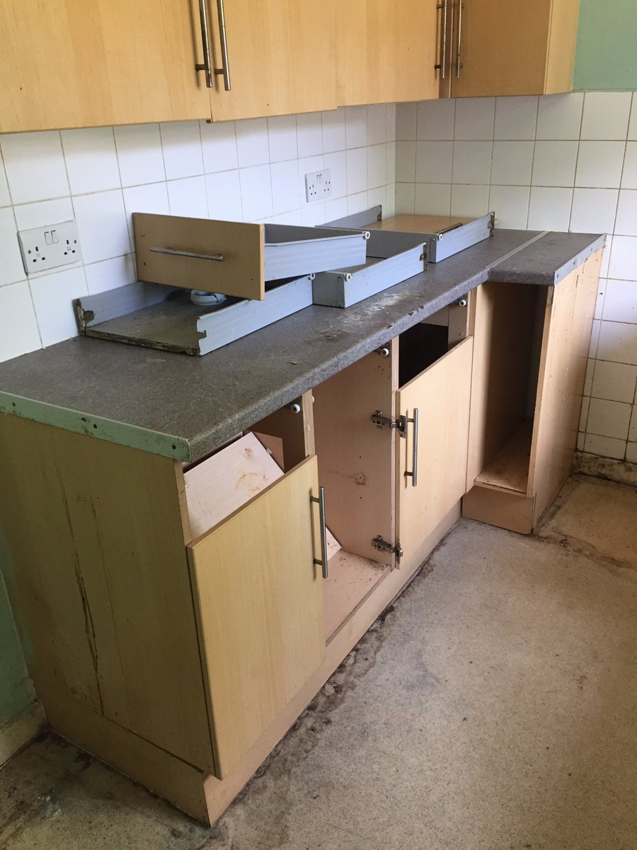 TheArrowGroupUK's tweet photo. Recent Void works completed for one of our clients. The property was in a very poor state due to neglect and vandalism #voidpropertyrepairs https://t.co/sAjcmwPfck