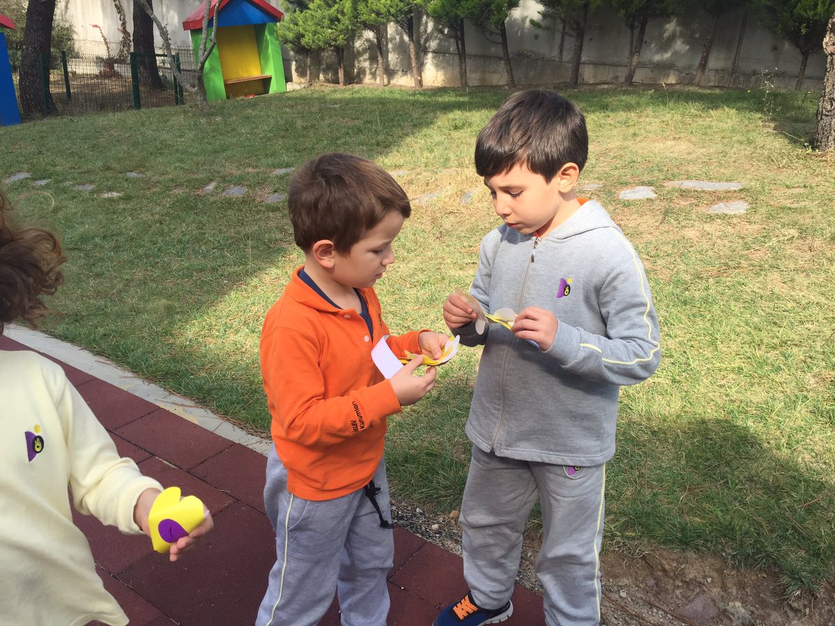 ielev125yilao's tweet photo. Penguenler ve Yunuslar Sınıfımız sayı ailesi oyununu bahçede keyifle oynadılar. @ielev #ielevdebugun https://t.co/Gu3QvvnwMo