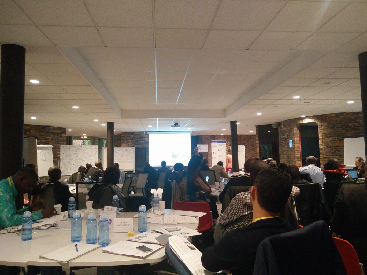 Club_Afr's tweet photo. En live du @cedepFrance, comment améliorer sa notoriété? 
#AfricaSummit16 #bestpractices #training https://t.co/NAvqQdQzmC