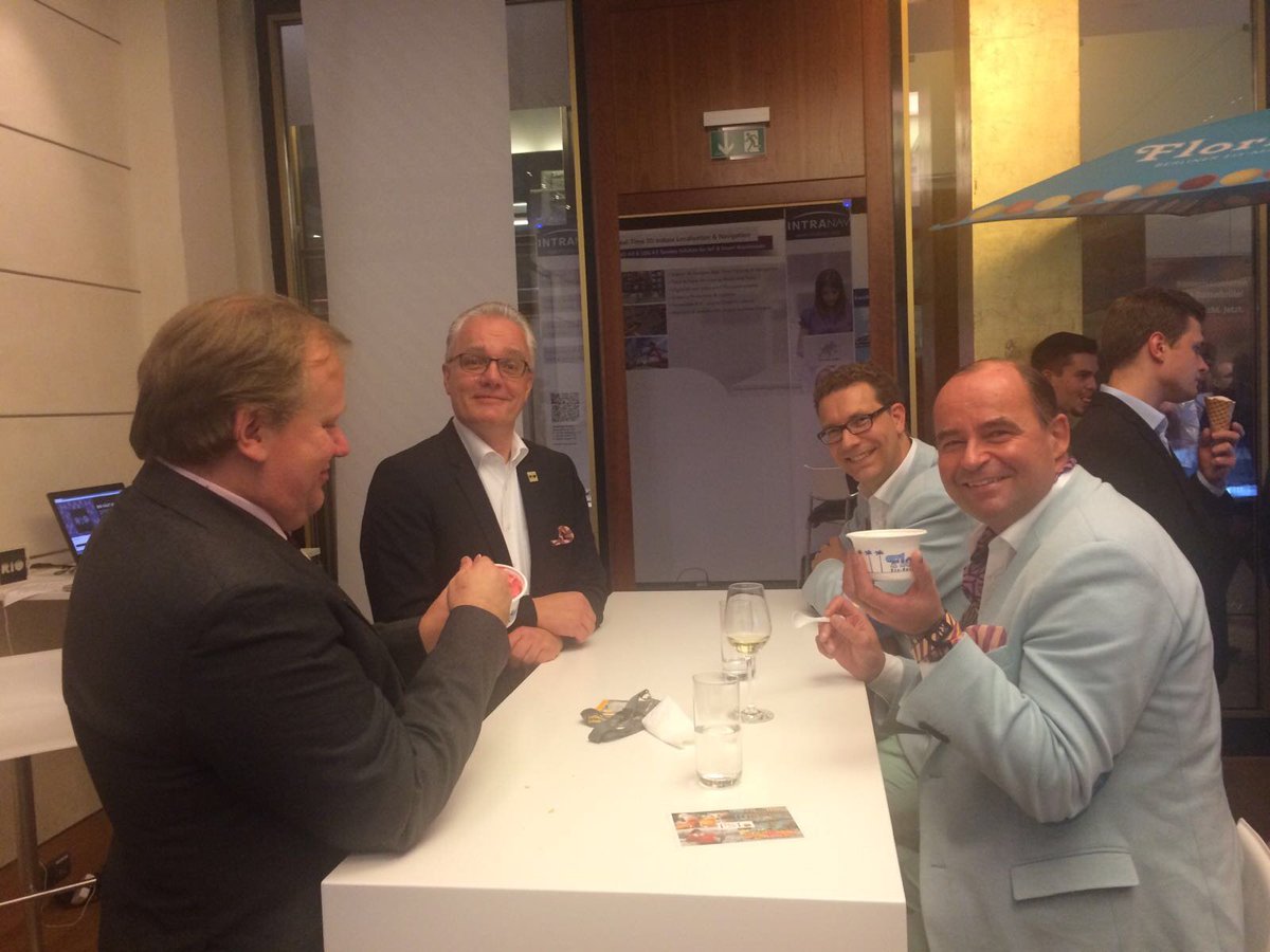 Alle lieben das Eis in unsere #RIO Lounge!:) Jetzt vorbeikommen und eine kühle Erfrischung sichern!:) #dlk2016 #workhardplayhard "Logistik