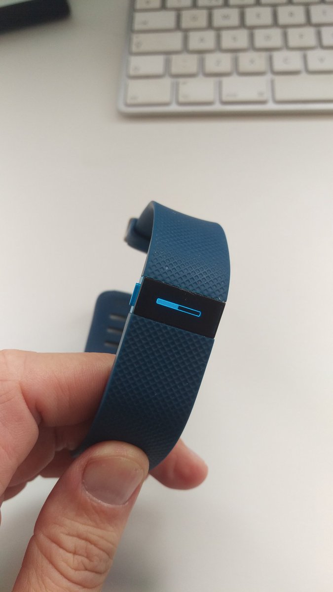 chrisflink's tweet photo. @FitbitSupport My Charge HR is stuck, cannot reset or anything else. What to do? https://t.co/qNKPuvWNMJ
