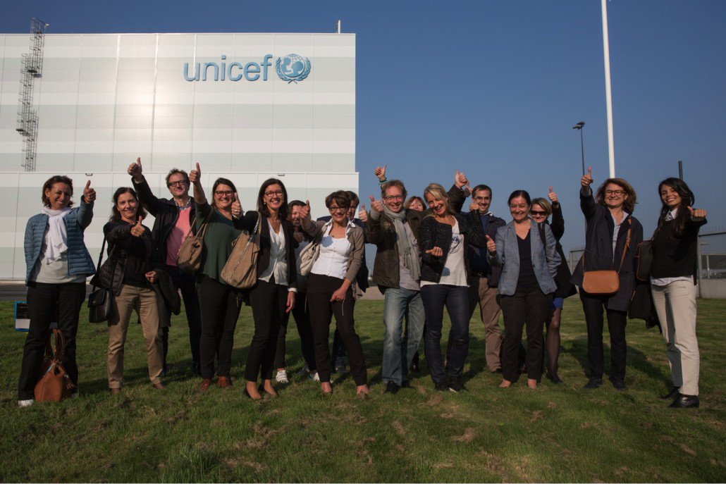 annunotariat's tweet photo. Newsletter 14 AON:  9  notaires visitent la plateforme logistique de l’UNICEF à Copenhague, rencontre ! #notaire
https://t.co/nQ43eSvRjC https://t.co/ovS8HE1bI3