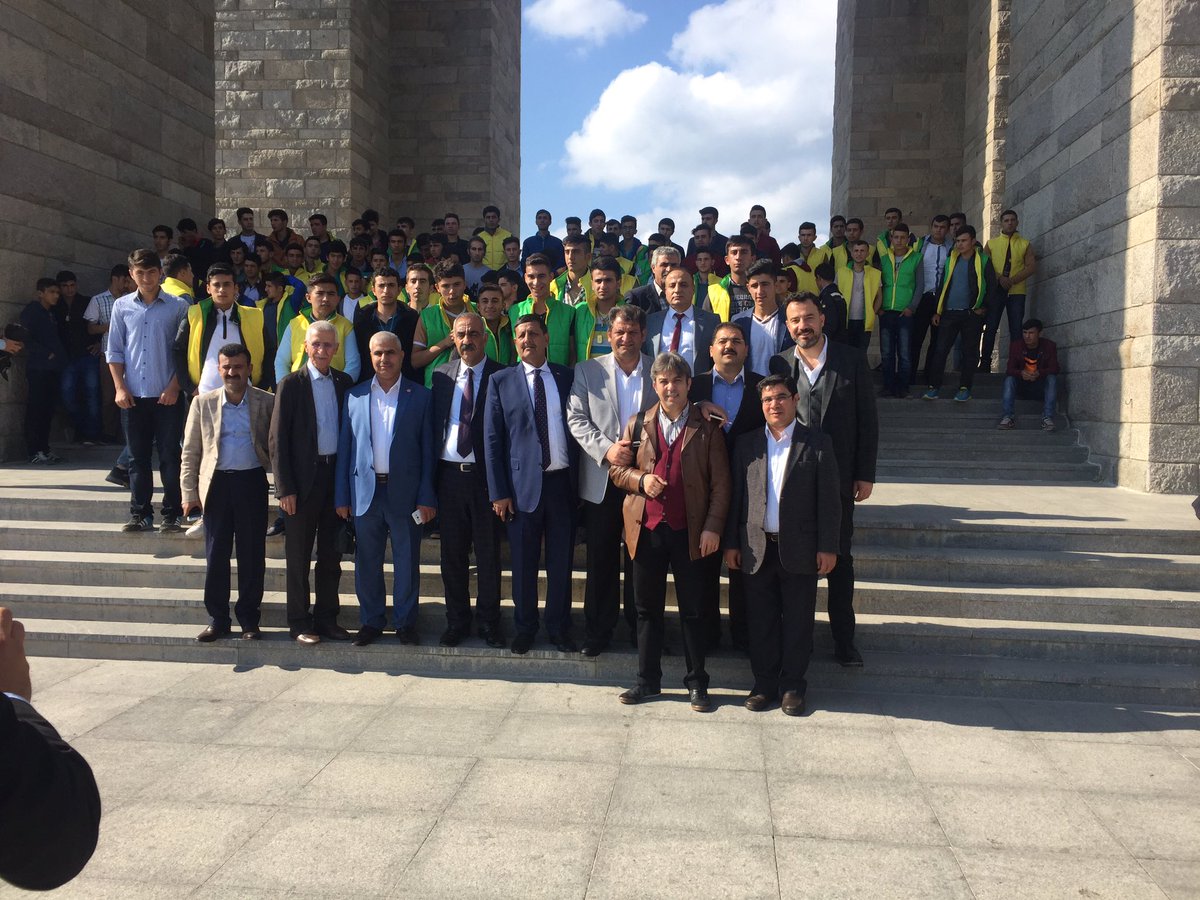 <a href="/UrfaValiligi/">T.C. ŞANLIURFA VALİLİĞİ</a> düzenlediği Çanakkale şehitliğine Belediye ve STK Başkan'larımız ile beraber katılımda bulunduk.Şehitlerimizin ruhu şad olsun