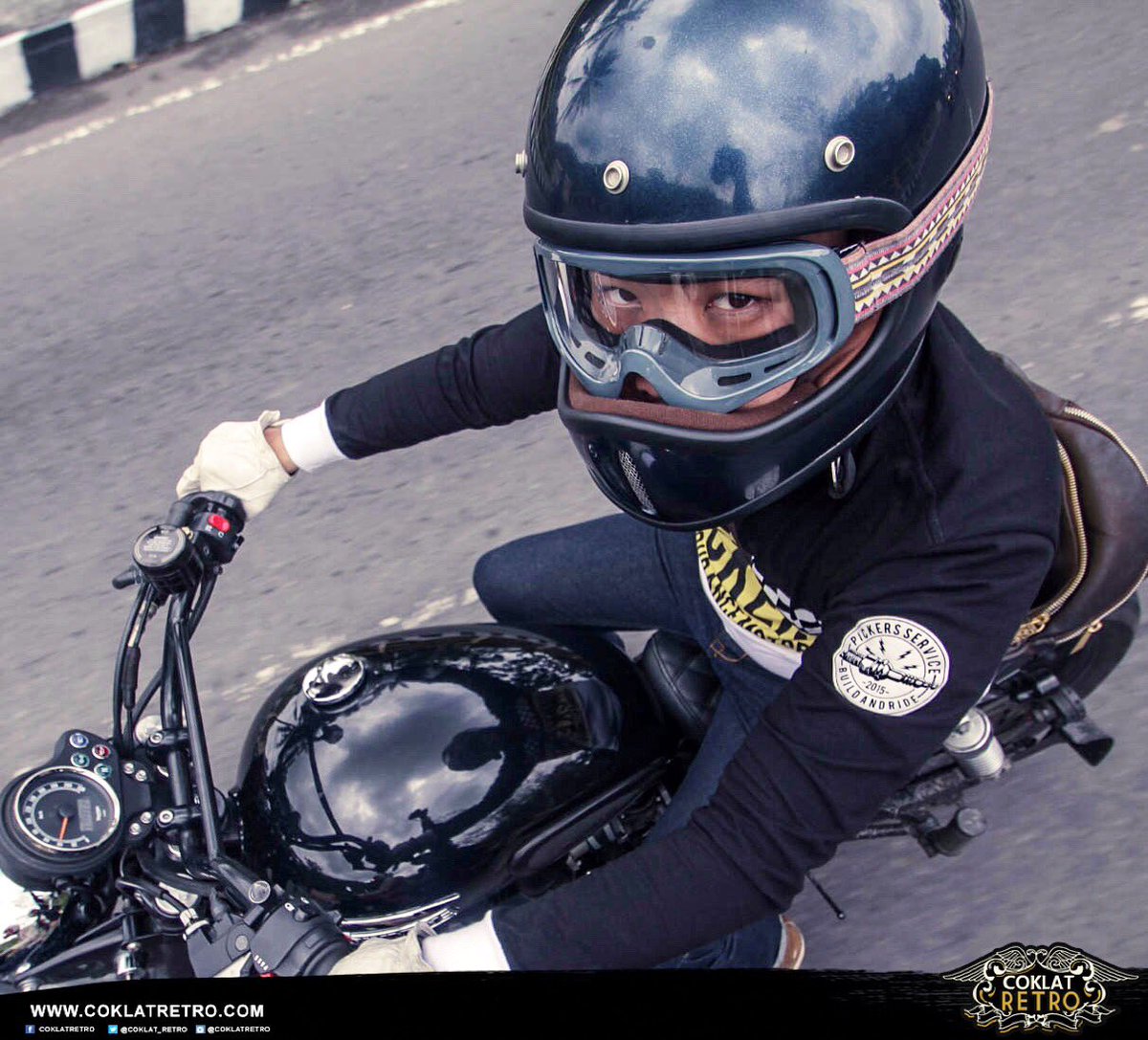coklat_retro's tweet photo. A good long ride can clear your mind, restore your faith, and use up a lot of fuel. #CoklatRetro https://t.co/qGw3MmmtON
