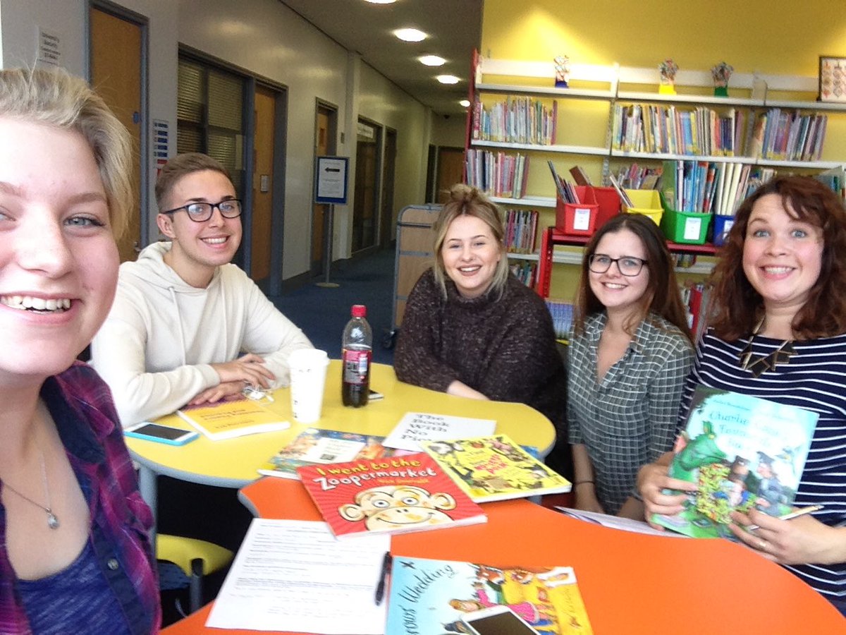 LittleMissJNQT's tweet photo. Another literature circle done #ysjprimed #ysjenglish https://t.co/oxV7BNK5vZ