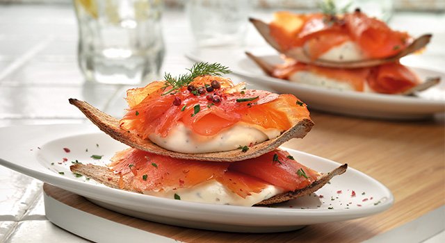 ahumadosdomingz's tweet photo. Pincho de salmón ahumado, queso crema y miel - https://t.co/tsfDU17CI8 #salmónahumado https://t.co/qqYbgz64Qn
