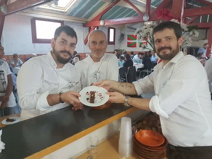 <a href="/PEskualEtxea/">ParisekoEskualEtxea</a>-k 60. urteurren jendetsua ospatu zuen, Hondarribiko Gran Sol jatetxeak eginiko bazkariarekin euskalkultura.com/euskara/albist…