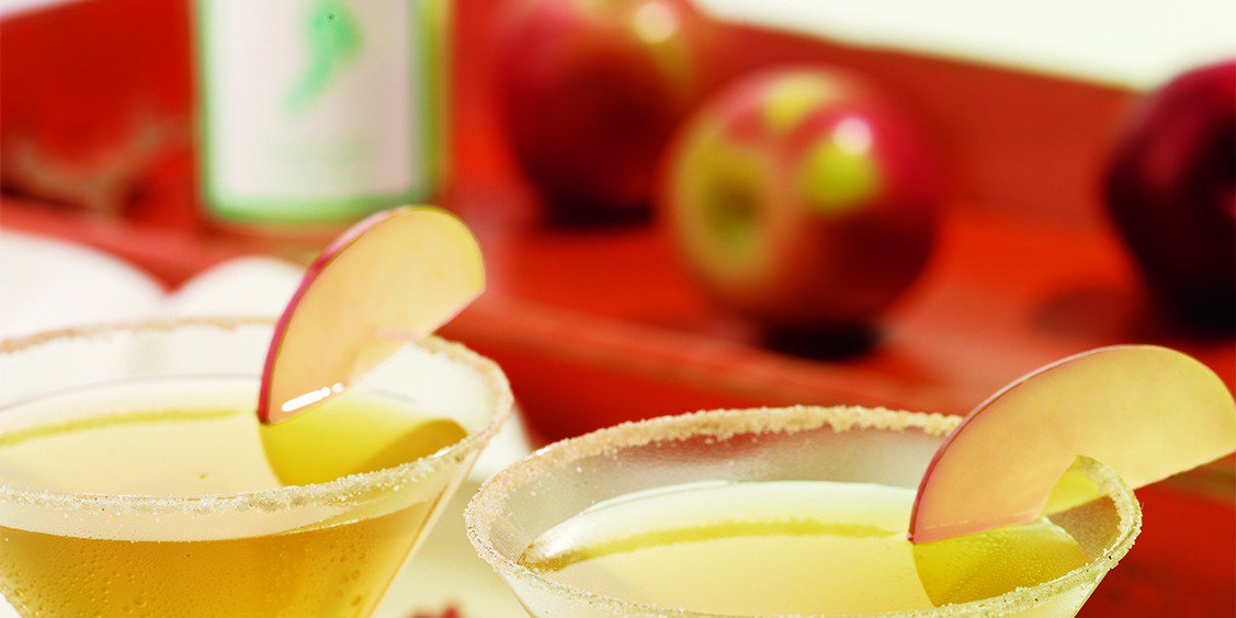 Embrace #NationalAppleDay with our lovely #MoscatoLovers cocktail – learn how to make it here goo.gl/SkJ0hB