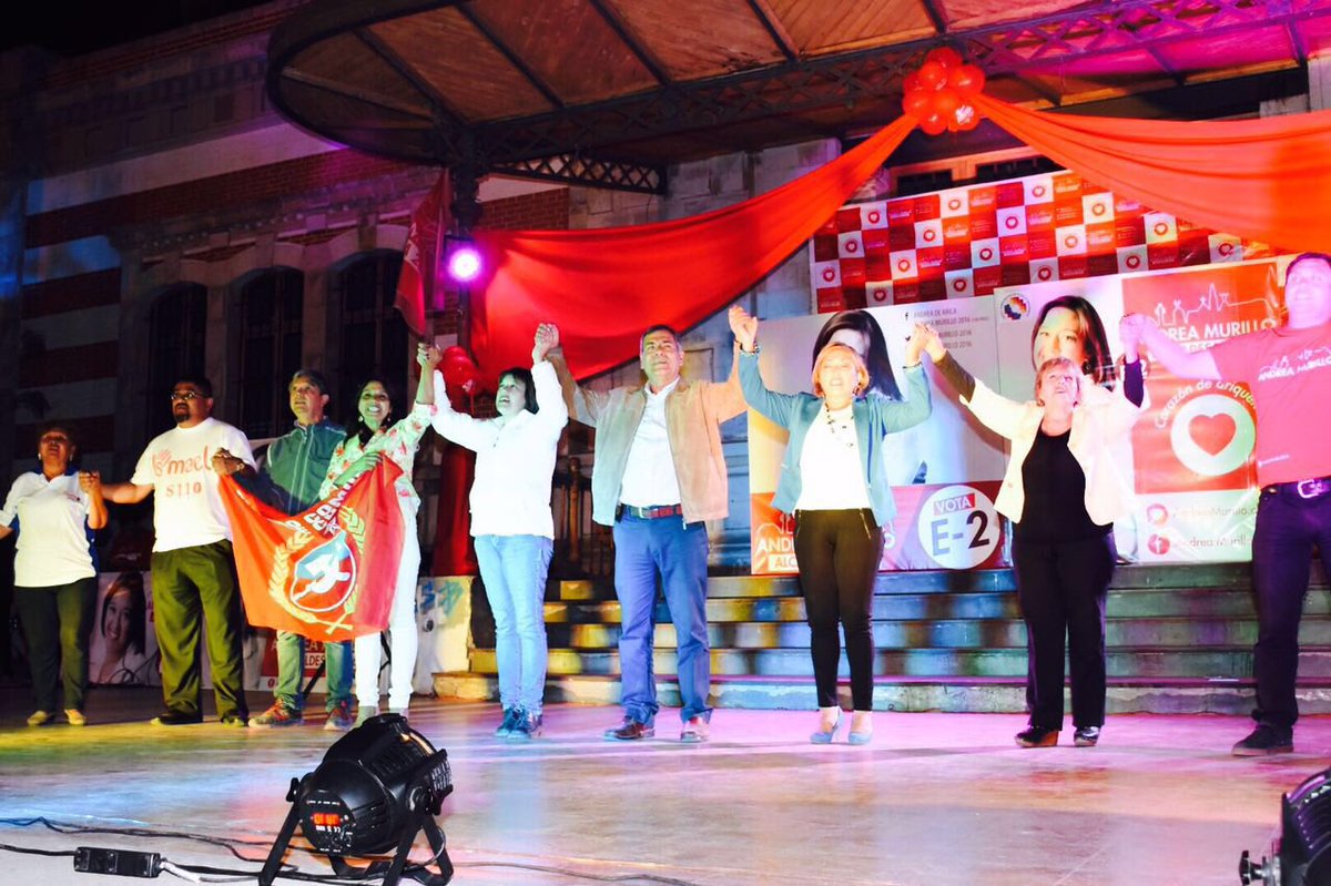 andrea2017arica's tweet photo. Cn tremendo cierre renovamos compromiso cn quienes sueñan desarrollo y progreso para toda la comunidad. #corazondeariqueña #PrimeraMayoria https://t.co/rBwc3tLIj6