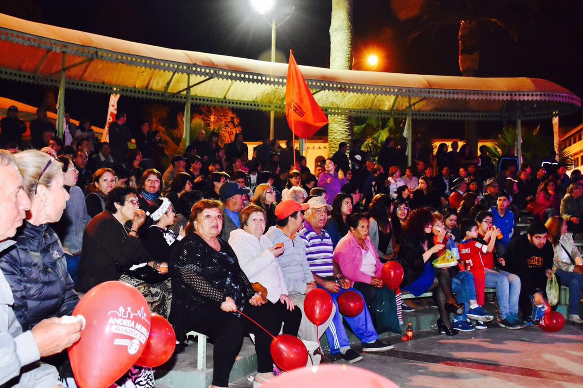 andrea2017arica's tweet photo. Cn tremendo cierre renovamos compromiso cn quienes sueñan desarrollo y progreso para toda la comunidad. #corazondeariqueña #PrimeraMayoria https://t.co/rBwc3tLIj6
