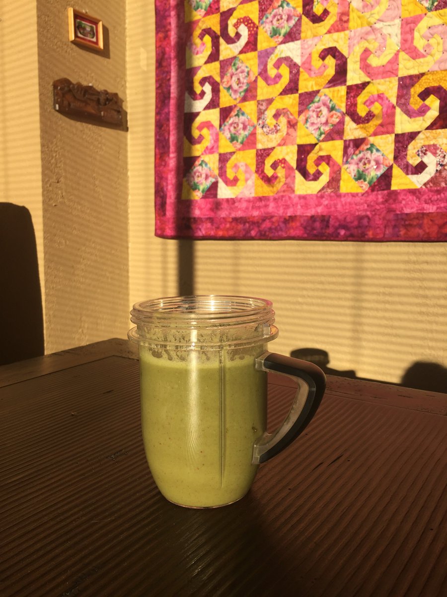 betitagtz's tweet photo. Good morning! Hello Friday! #whole30 #greensmoothie with the basics plus #cinnamon #organichemppowder for protein. Have a blessed one! https://t.co/ZGPhfXDQhS