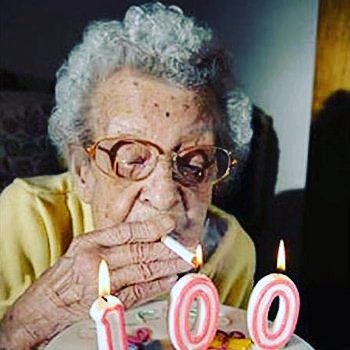 RepofWindows's tweet image. The older generation have paid their dues ✊ We offer Senior Citizen Discounts on Window cleaning and Gutter cleaning services 
💰💰💰