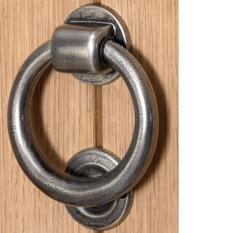 handlesandknobs's tweet image. Jazz up your front door with a new door knocker, we have a fine selection at great prices handlesandknobsdirect.co.uk #doorknocker #ironmongery