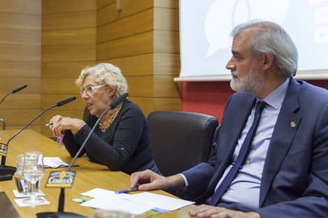 UCOMILLAS's tweet photo. Carmena en @UCOMILLAS: “No puede haber progreso sin humanismo” https://t.co/Py27tGPTk0 @entreP_ https://t.co/EdHpRcDuSC