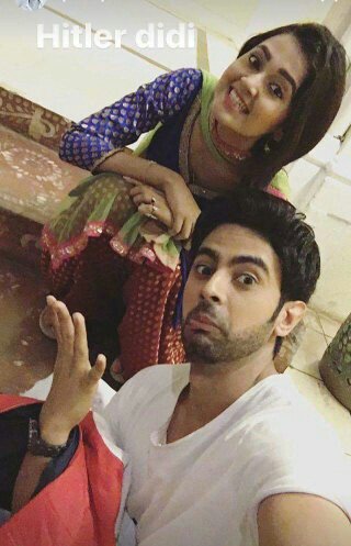 RagnikFC's tweet photo. Hitler didi 😀
@prataphada #Tejasswi
#RagLak ❤ https://t.co/8m5CCJ2UI2
