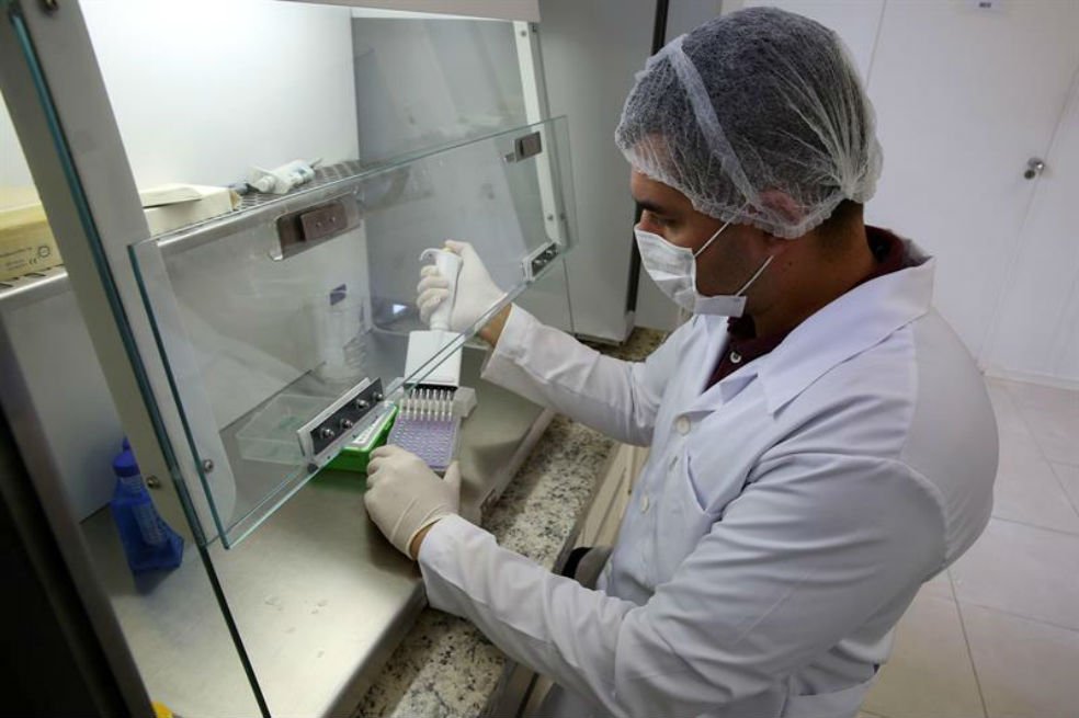 elespectador's tweet image. UE invertirá 45 millones de euros para financiar investigaciones contra virus del Zika bit.ly/2dUfa5G