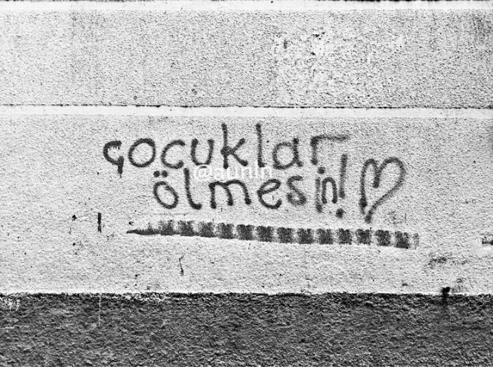 dgnpell's tweet image. Acı diyorum efendim, O da evrensel olmalı; Bir çocuğun eline diken batsa; insanoğlu yanmalı...

#PedofiliSuctur