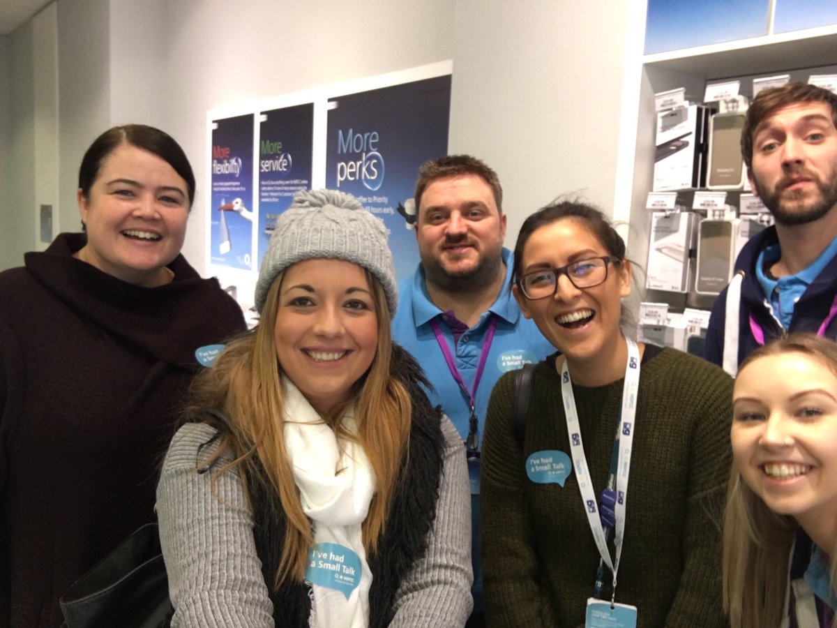 CherylHinde's tweet image. Great visit to @O2 Farnborough for #O2SmallTalks chatting about o2.co.uk/NSPCC to keep families #SafeOnline @JBAOng @traceyherald