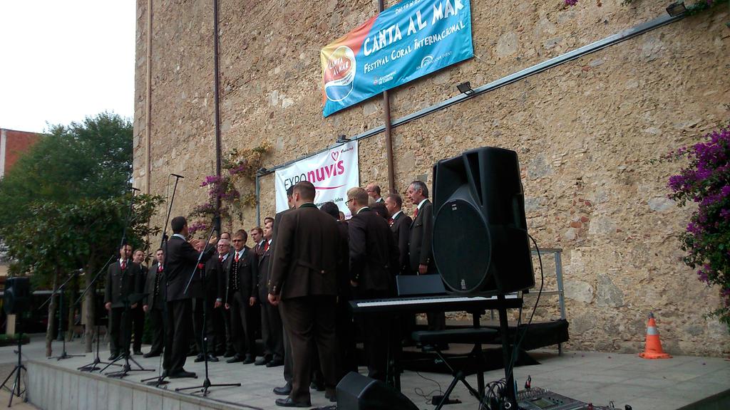 DseAudio's tweet photo. Només al #cantaalmar poden passar coses boniques @calellaesmes https://t.co/7ikhT5veVS