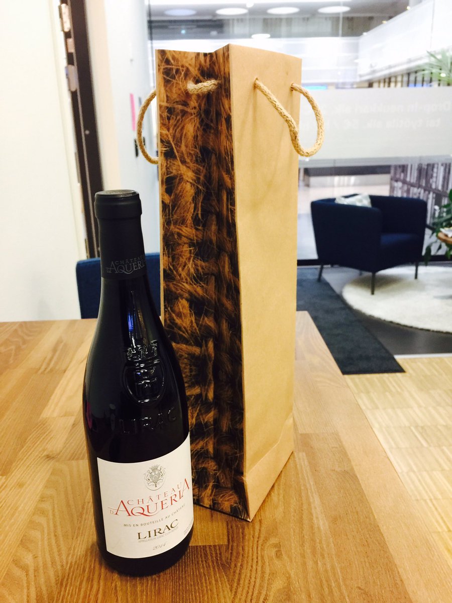 workmeetfi's tweet photo. It's not everyday one gets a bottle of wine from one's brand new users. Thank you @evedevices and welcome to Kontoret #coworking #goco https://t.co/J64xzDqQrj