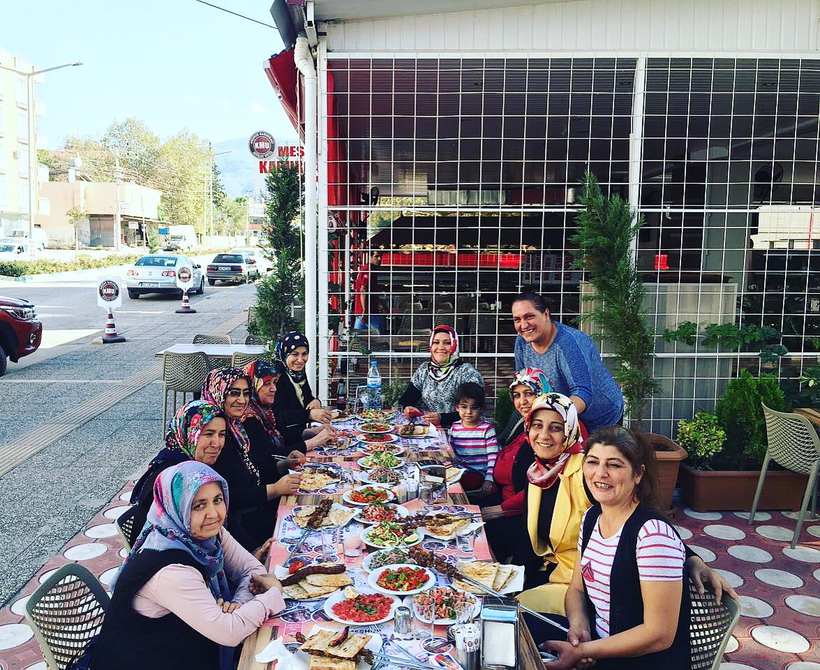 kaburgacimurat's tweet photo. #ayşemözeregitimmerkezi #bizitercihettikleri #için #teşekürederiz #ayaklarınıza #sağlık #güleryüzlü #ablalarim #kmu https://t.co/jKHEuS59en