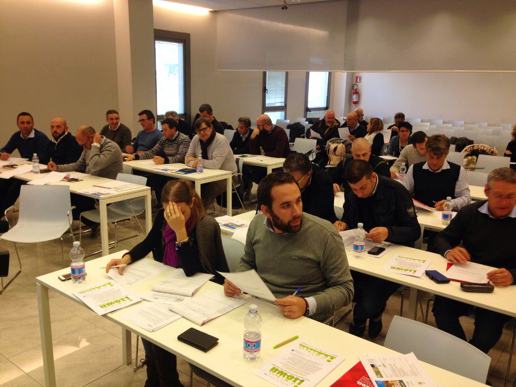 gcarapella's tweet photo. @Progetto_ITown 2^ day @Formedil training the trainers:The sustainable management of the yard @ZoeWildiers @H2020EE https://t.co/WyVRpkh6CK