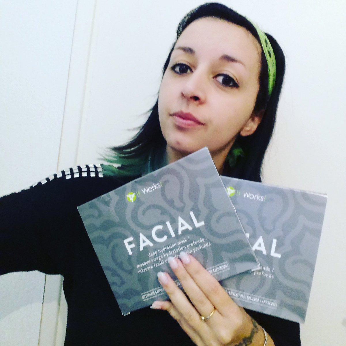 Vannina151's tweet photo. J'ai reçu mes récompenses de chez it works et car j'ai accompagner 2 clients privilège it works vous récompense  https://t.co/2TkmEW8INK https://t.co/8kILf79F37