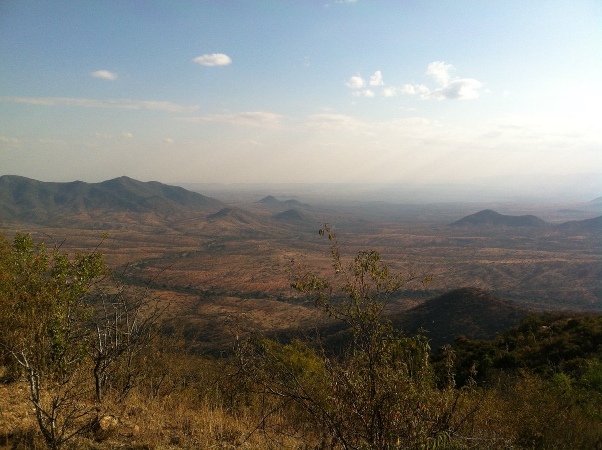 One of our favourite sundowner spots to reign in the weekend! #TGIF #Views #FridayFeeling #Kenya #Safari
