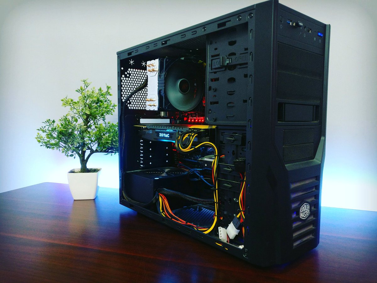 RecursionPC's tweet image. Every company has their first product and here is the first computer built by Xtreme PC! Email : xtremepc16@gmail.com #MakeInIndia #startup