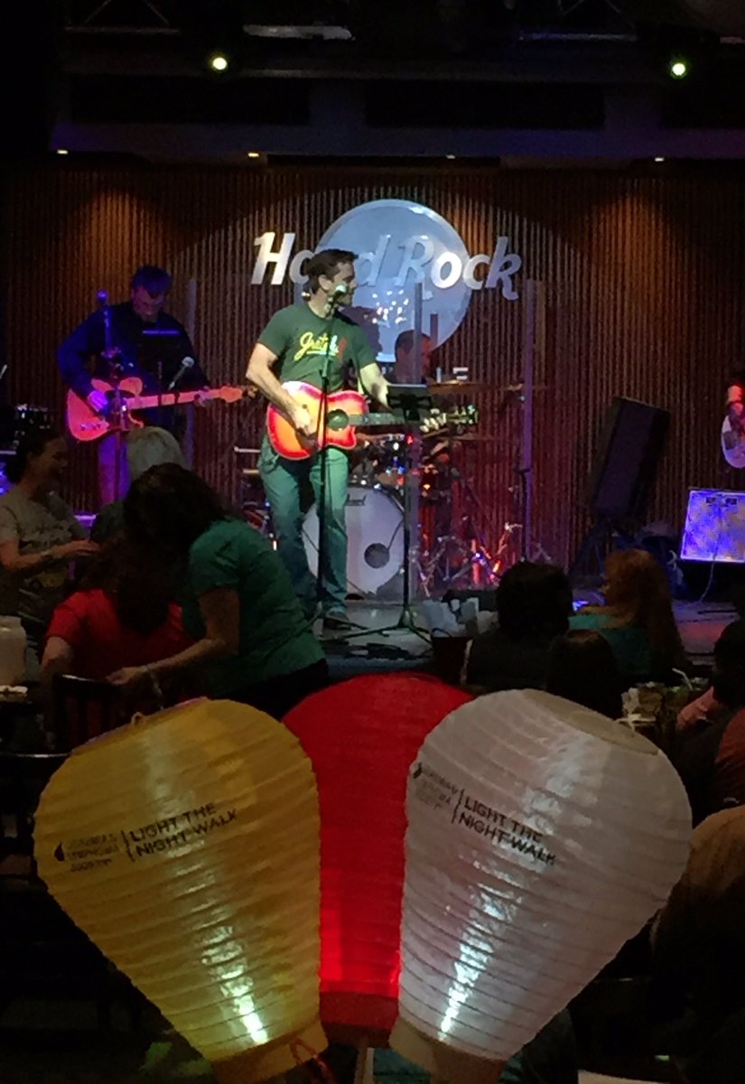 KeepinItChereal's tweet photo. Great start to the @LightTheNightTN wkend thx to #KaraokeForACure organizers &amp; @CharlesEsten! Now let's make 2nite the #BrightestNightInBNA🎆 https://t.co/Kkb4Q1Z5mt
