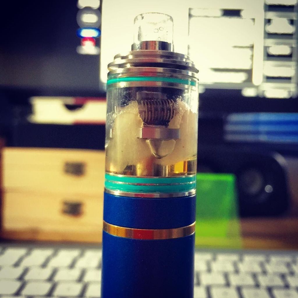 YoNorte's tweet photo. Tehorem de @wismec, es bonito el jodio! 😎 #DonVaper #NorteTutoriales #Vape #Vaper #Vaping … https://t.co/FR2Zcep4Vd https://t.co/6XKyLRnYFf