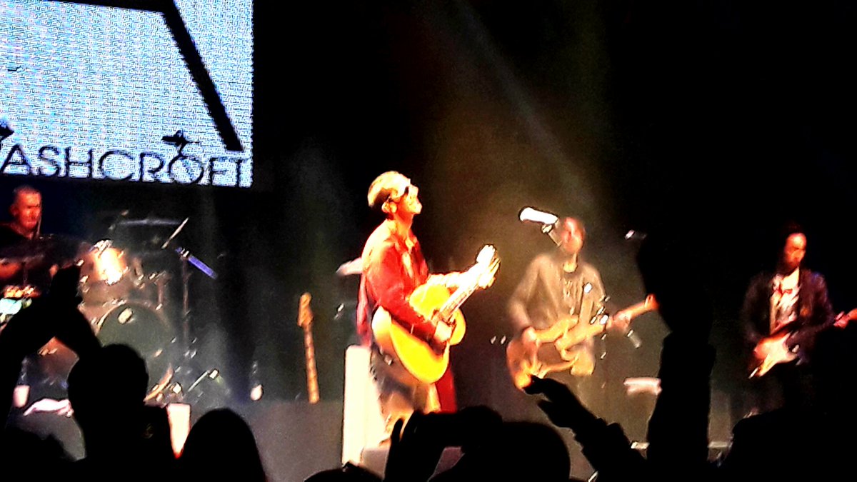 yerki_'s tweet photo. @mujereslared 1buen recital anoche con @richardashcroft vocalista The Verve tiene mucho encanto escénico
#Ilovemp https://t.co/Xhqa4sCt0x
