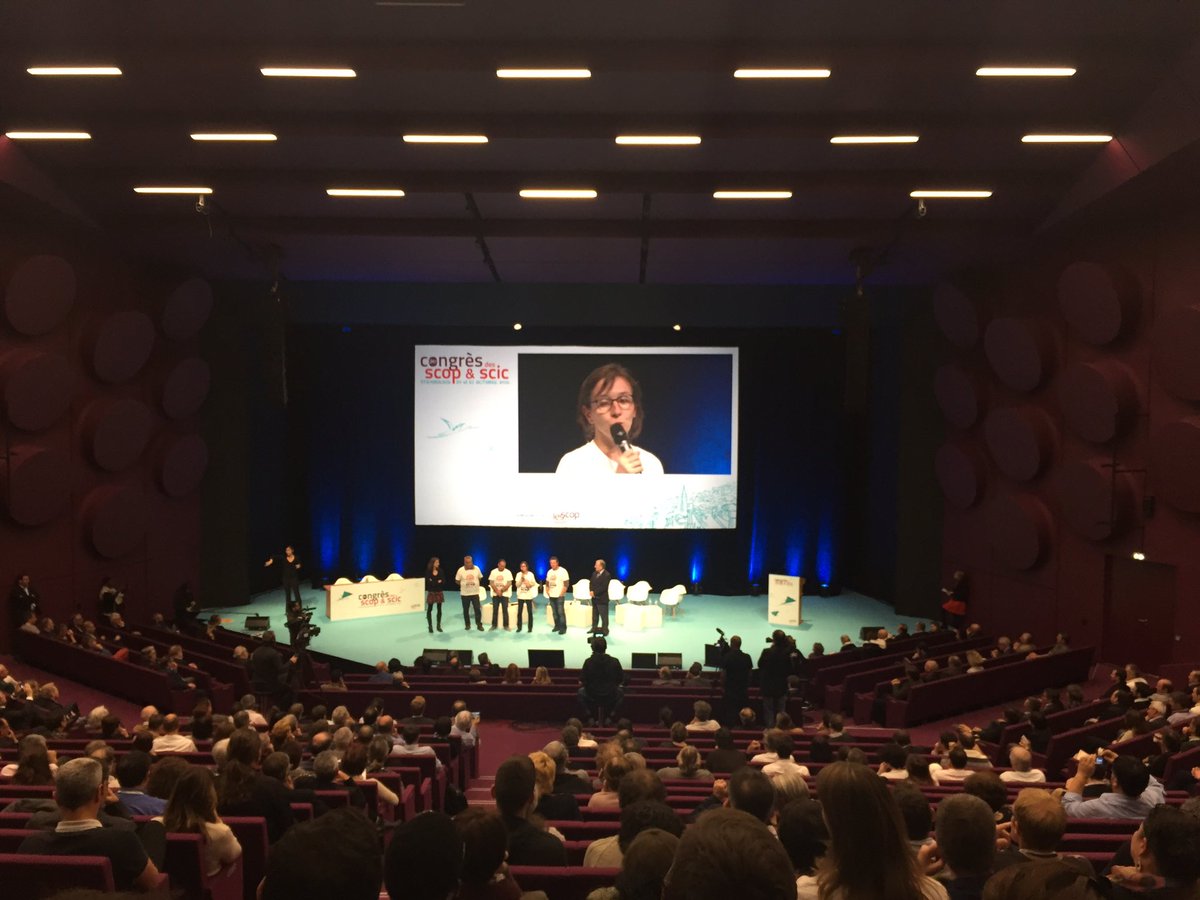 FLongerinas's tweet photo. Les Ecopla à la tribune du congrès des #Scop2016 @les_scop #ESS #ecoplavivra #solidarité #coopératives https://t.co/sU52oS1L3R
