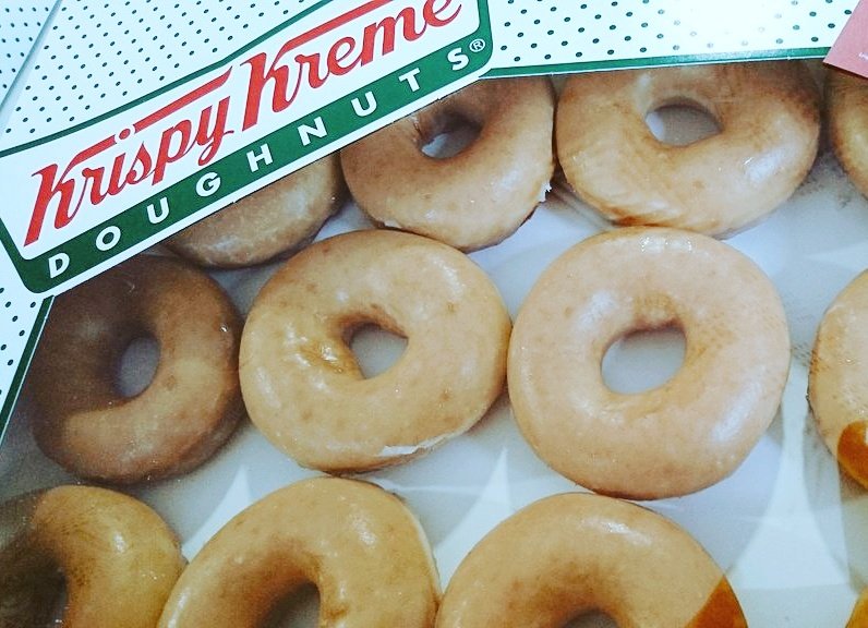 yorkunisu's tweet photo. Get to Your Space NOW!
And grab a free box of Krispy Kreme Donuts!
#ByTheBox https://t.co/16akKORYbA