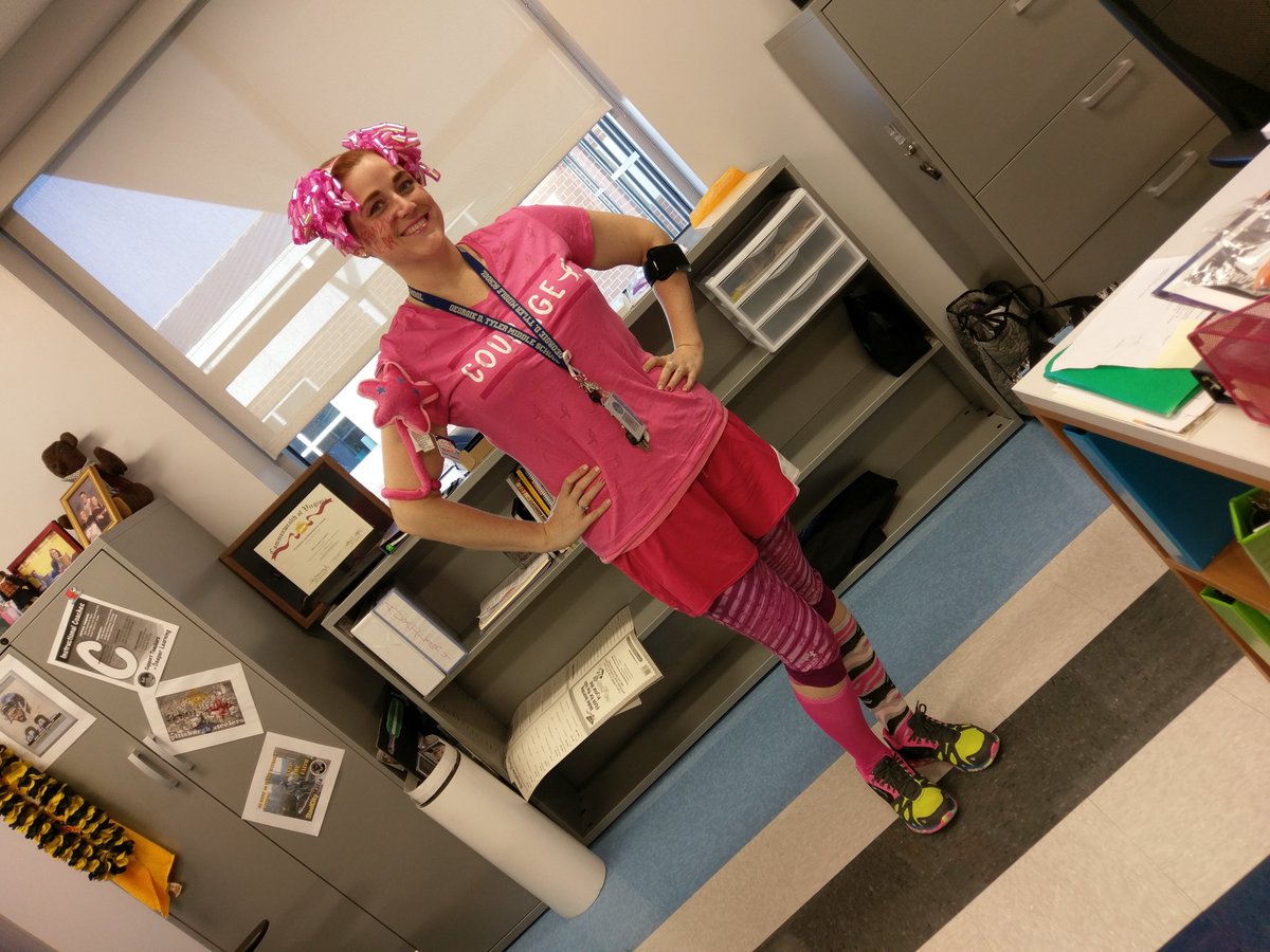 GTMSMissA's tweet photo. @IWCSchools GTMS Pink Out! https://t.co/dlg9iWrp5G