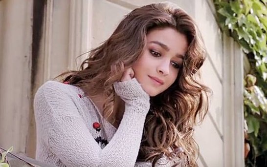 StylishByNature's tweet photo. This sweater looks really awesome on you @aliaa08 
#LetItGoForMe so I can buy it from @Olx_india https://t.co/KWEEanvZr1