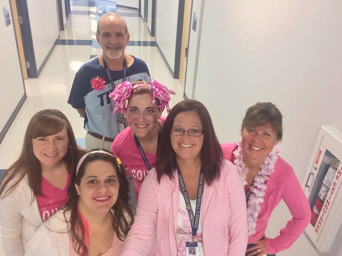 GTMSMissA's tweet photo. @IWCSchools @GTMSTitans GTMS 7th grade team pinks out! https://t.co/GE5yoLaPf5