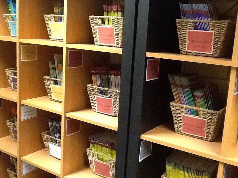 PFPSMrsWhit's tweet photo. @Palacefieldhead 
Look at the lovely tidy book cases. Thank you Mrs Clarke &amp; Miss Shaw - you've  worked so hard!! 📗👏 https://t.co/Xu5hrO86V3