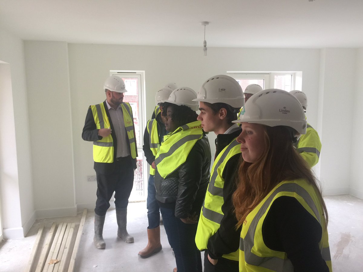 telcocitizens's tweet photo. Great to visit #StClementsCLT with @PhilipGlanville @hackneycouncil @HackneyCit @StJohnsHoxton @LondonCLT @CaitBurbridge https://t.co/lE0ESXhFob