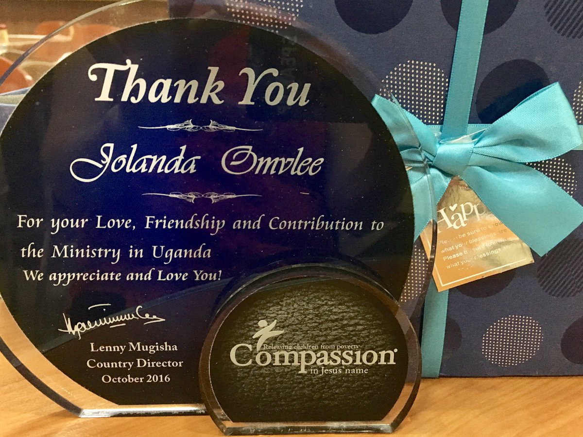 jomvlee's tweet photo. Dankbaar voor dit warme gebaar van de collega's uit Uganda. #Compassionfamily https://t.co/9G3oyVjCSM