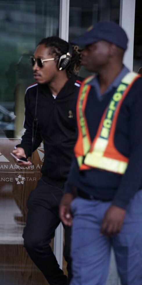 MTVBaseAfrica's tweet photo. #FutureMTVMAMA Johannesburg!!! Peep the pic! @1future is in town ahead of his epic #MTVMAMA2016 #MAMAConcert TURN Up!!! He outchea!!! 🙌🏾💃🏽 https://t.co/Akf0LMiz8O