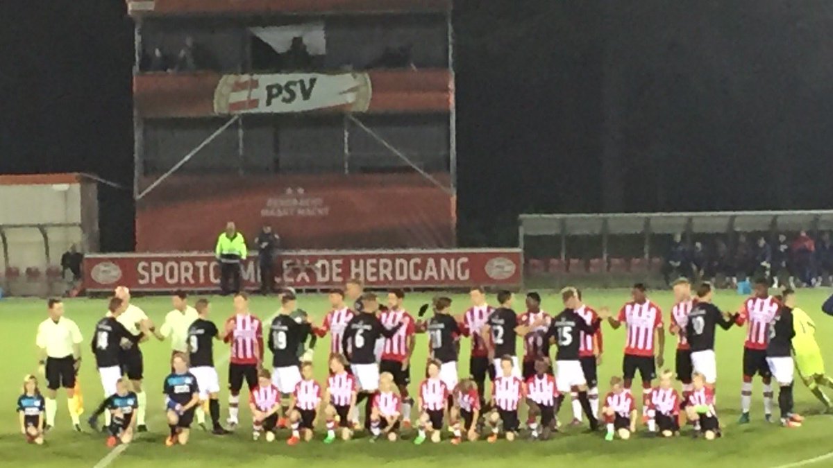 paulpostman's tweet photo. Liveblog over de Brabantse inbreng in de Jupiler League.#psvfce #nacfor #rkcach #vvvdbo #grahel https://t.co/LCGPBa0OtA #ob https://t.co/PSCUspnYgT