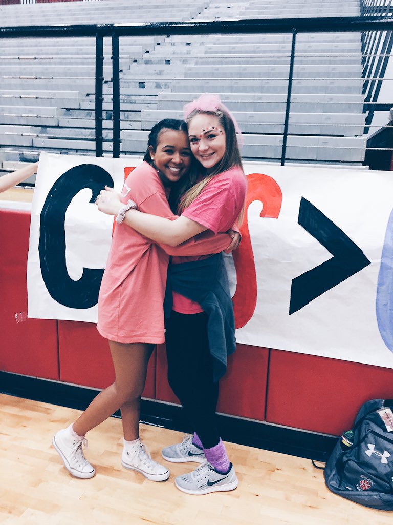 brookelwilhite's tweet photo. grapevine suuuuucks🐾 #mashthemustangs #chhs https://t.co/Ut4Cc6eJE3