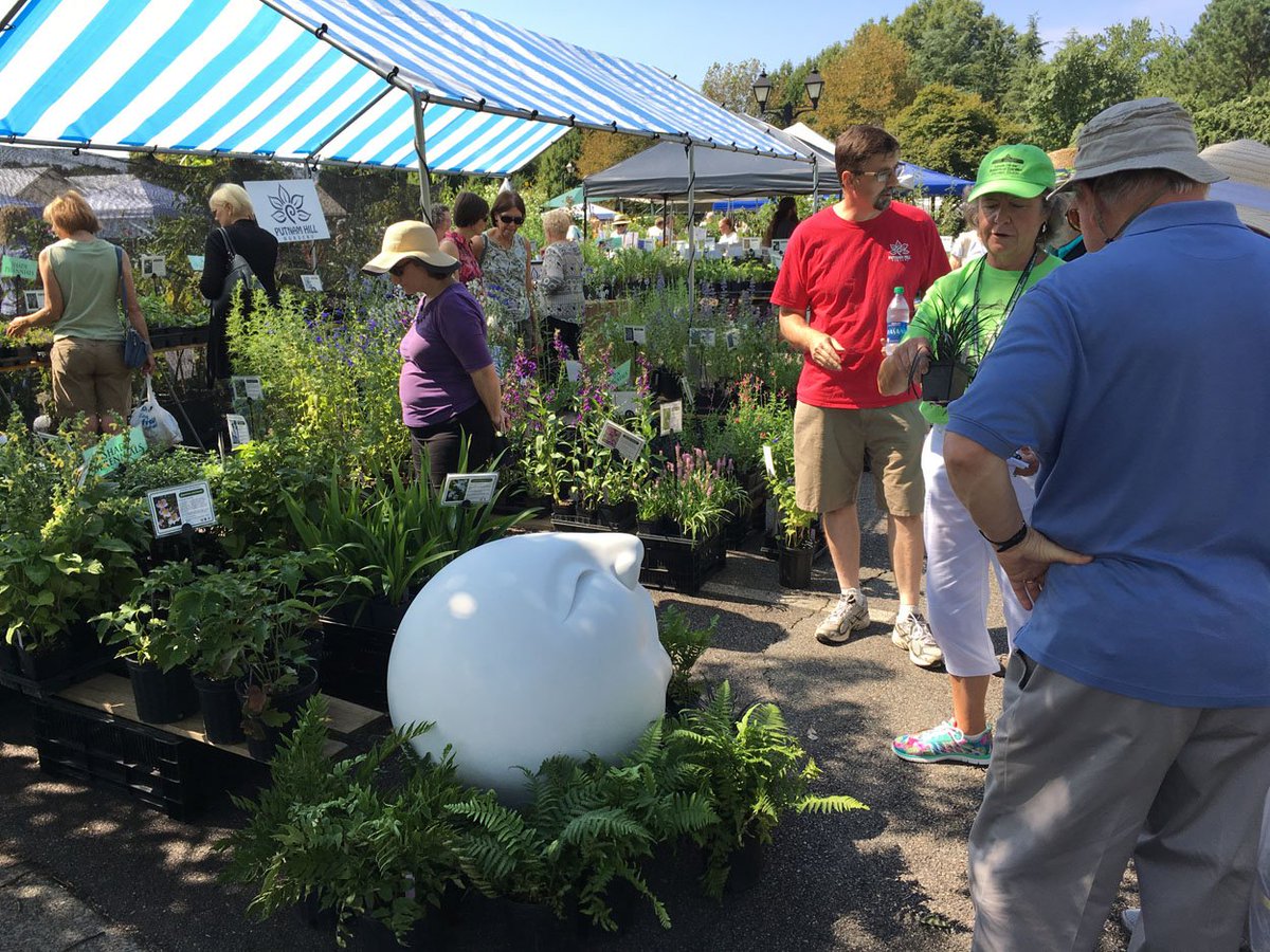 lewisginter's tweet image. Boy did we have a lot of fun at PlantFest this year! Special thanks to @jbvtran for capturing it all. bit.ly/PLANTFEST #RVA #LoveVA
