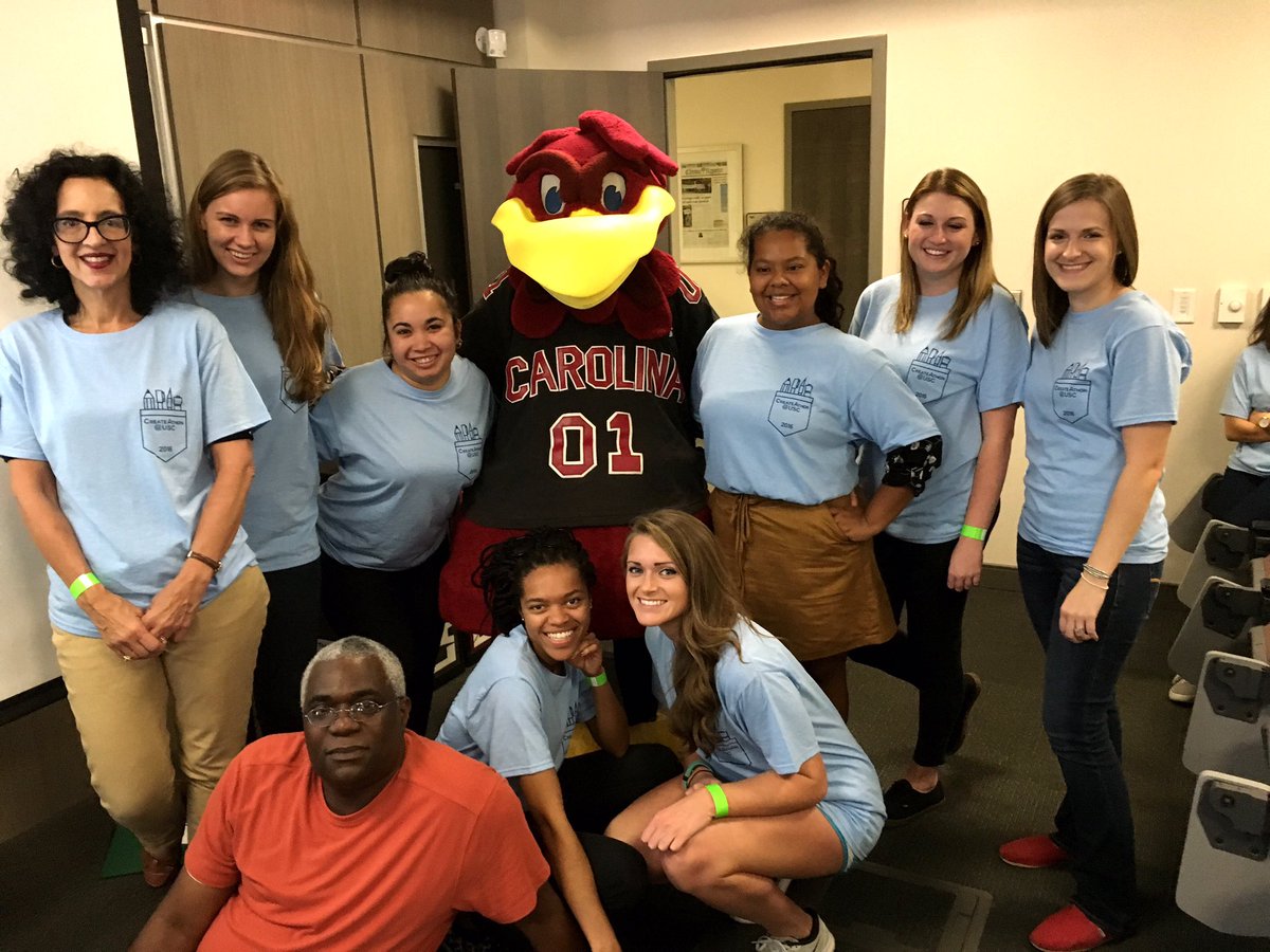 _kaythekid_'s tweet image. Team @SCScienceAcad is ready to get started! #CreateAthonUSC