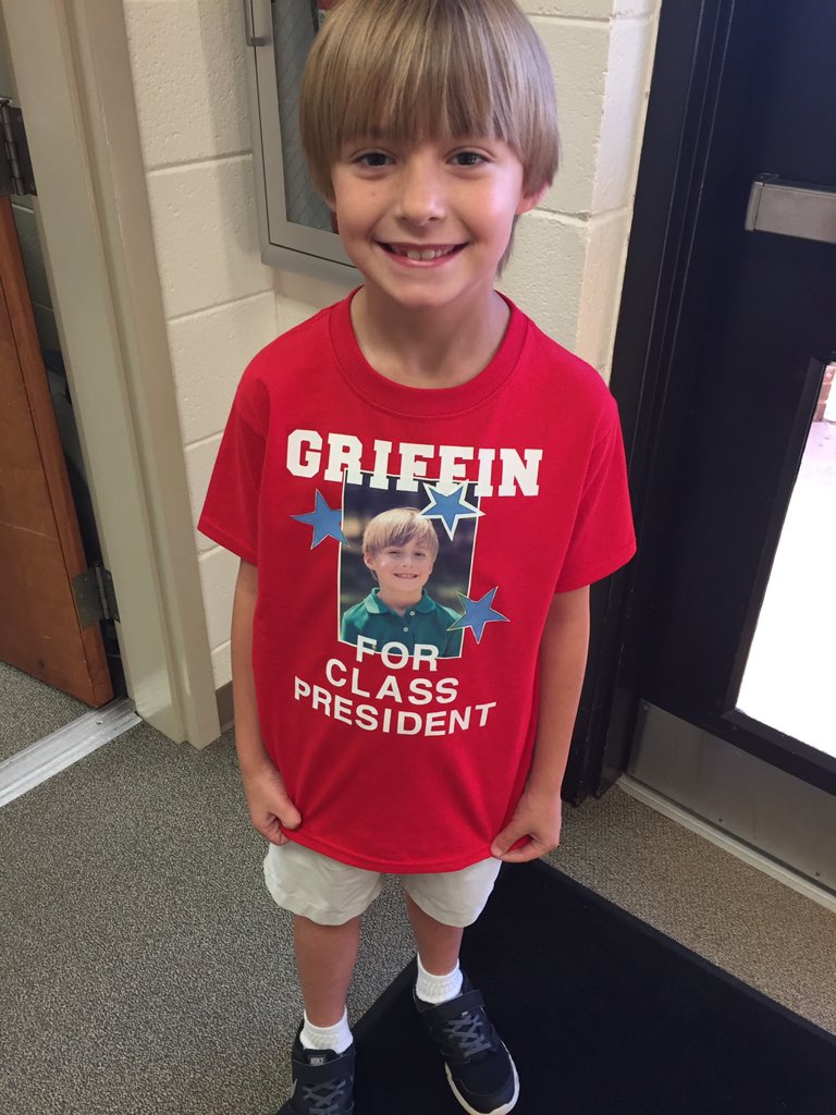 websfrogs's tweet photo. We are in the process of our class president election. In efforts of campaigning, this sweet boy came prepared ❤️🐸🐸 https://t.co/EmfowQYVMa
