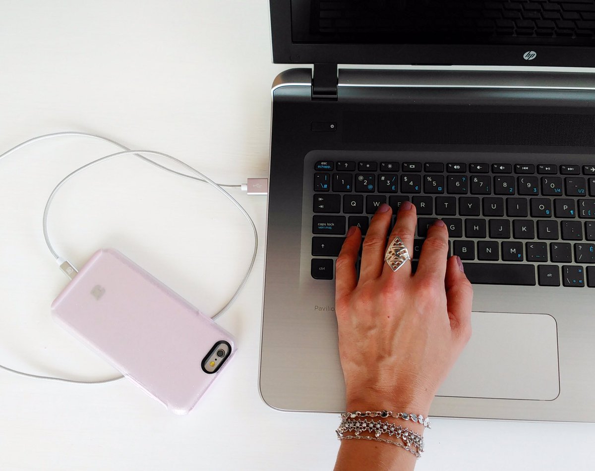 Caseco_inc's tweet image. It's frustrating to have bad cables. Be sure 🔌 &amp;amp; get yours: mycaseco.com #iPhoneCables #MicroUSBcables #AudioCables #Charger